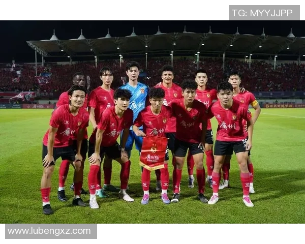 霍深坪长传助力广州队逆转胜利展现团队精神与战斗力