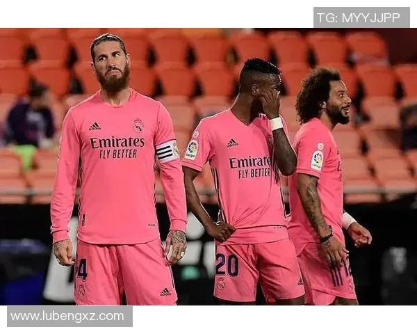 杜罗精彩破门助力瓦伦西亚逆转胜利展现球队强大斗志