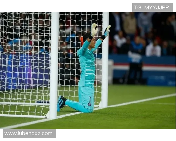 大巴黎门将纳瓦斯重返皇马，3000万欧元转会引发轰动