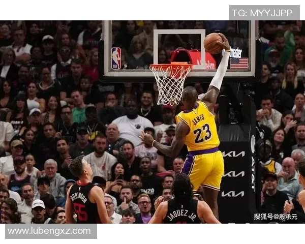 湖人队不敌独行侠队，詹姆斯砍下三双难掩败局，卢比奥成为胜负手