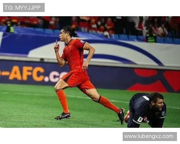 张玉宁头球破门助力球队逆转胜利展现超强空中能力